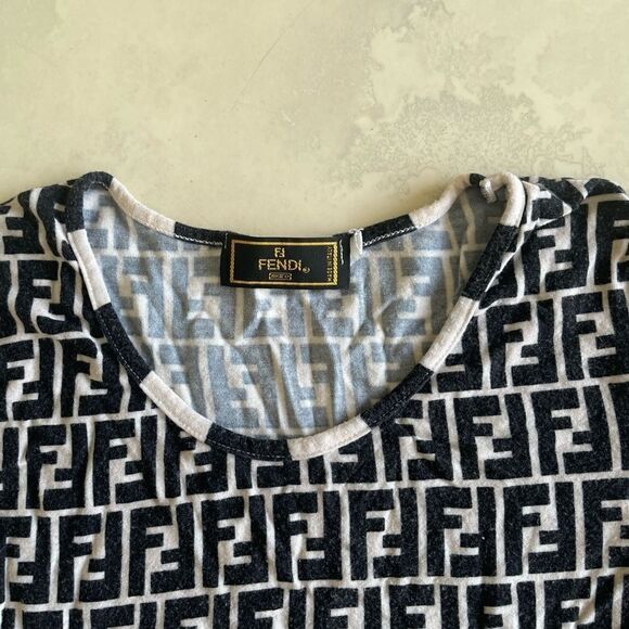 VINTAGE FENDI TOP BLACK & WHITE CHECKERED ICONIC HTF TOP MEDIUM SIZE 44 EURO? - Picture 2 of 5